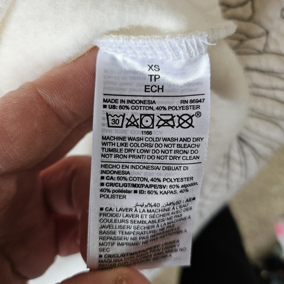 EUC Old Navy Selena Graphic Crop Sweatshirt Women Xsmall Oversized White - Picture 11 of 12